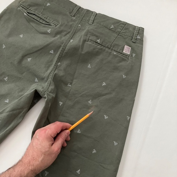 Jack & Jones Flat Front Chinos, Sage colored with sailboat pattern Size S - Picture 15 of 17